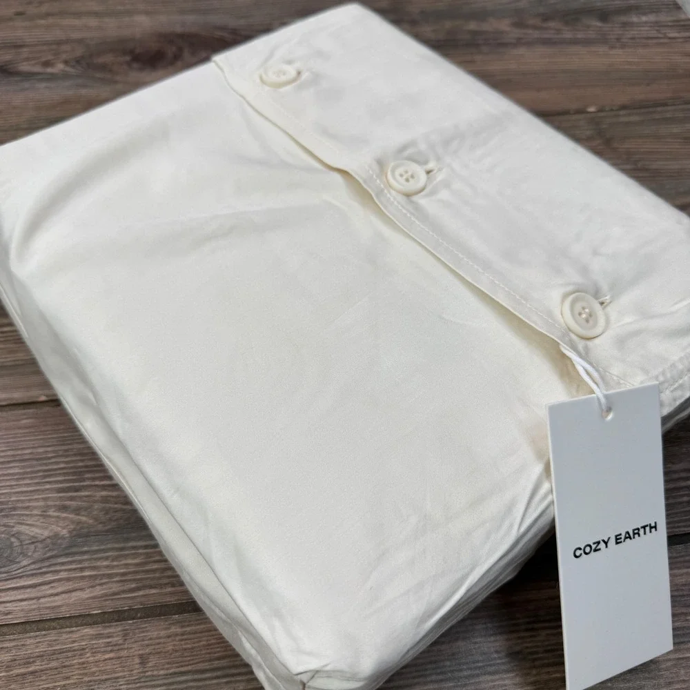 Cozy Earth Queen Fitted Sheet Creme Bamboo Viscose 360 Degree Elastic Hem NWT